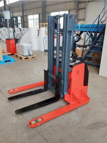 Xe Nâng Điện Tầm Thấp Với Tùy Chọn Bình Điện Lithium-Ion 1.5-2.0 tấn MB